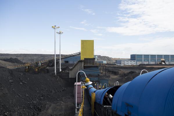 Erdenes Tavan Tolgoi社が中国のGantsmod検問所引き渡し条件で、取引所を通じて石炭50パッケージの32万トンを取引