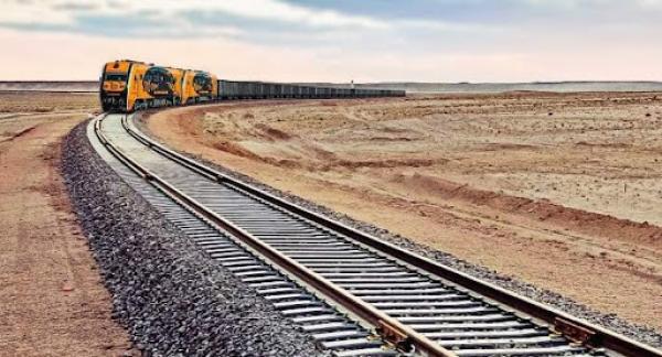 この鉄道は両国の発展の道、友好の道になると信じている