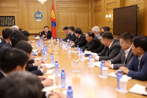 モンゴル政府、戦略鉱床の収益60％を国民に還元で合意