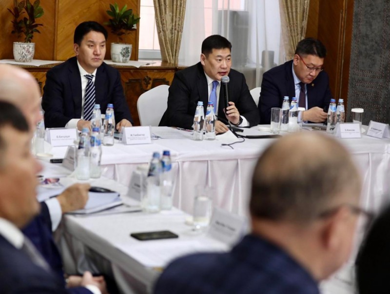 L.Oyun-Erdene首相が鉱業部門の官民代表者と会談