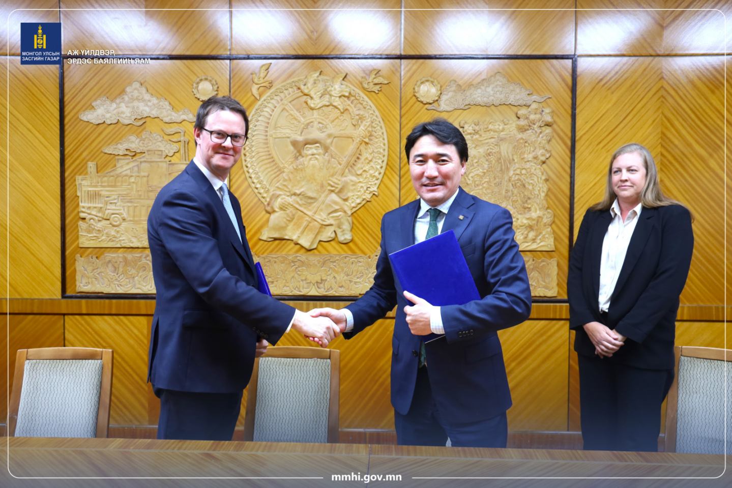 産業・鉱物資源省、Rio Tintoとマネジメントフィー大幅削減とガバナンス改善に関するプロトコルに署名