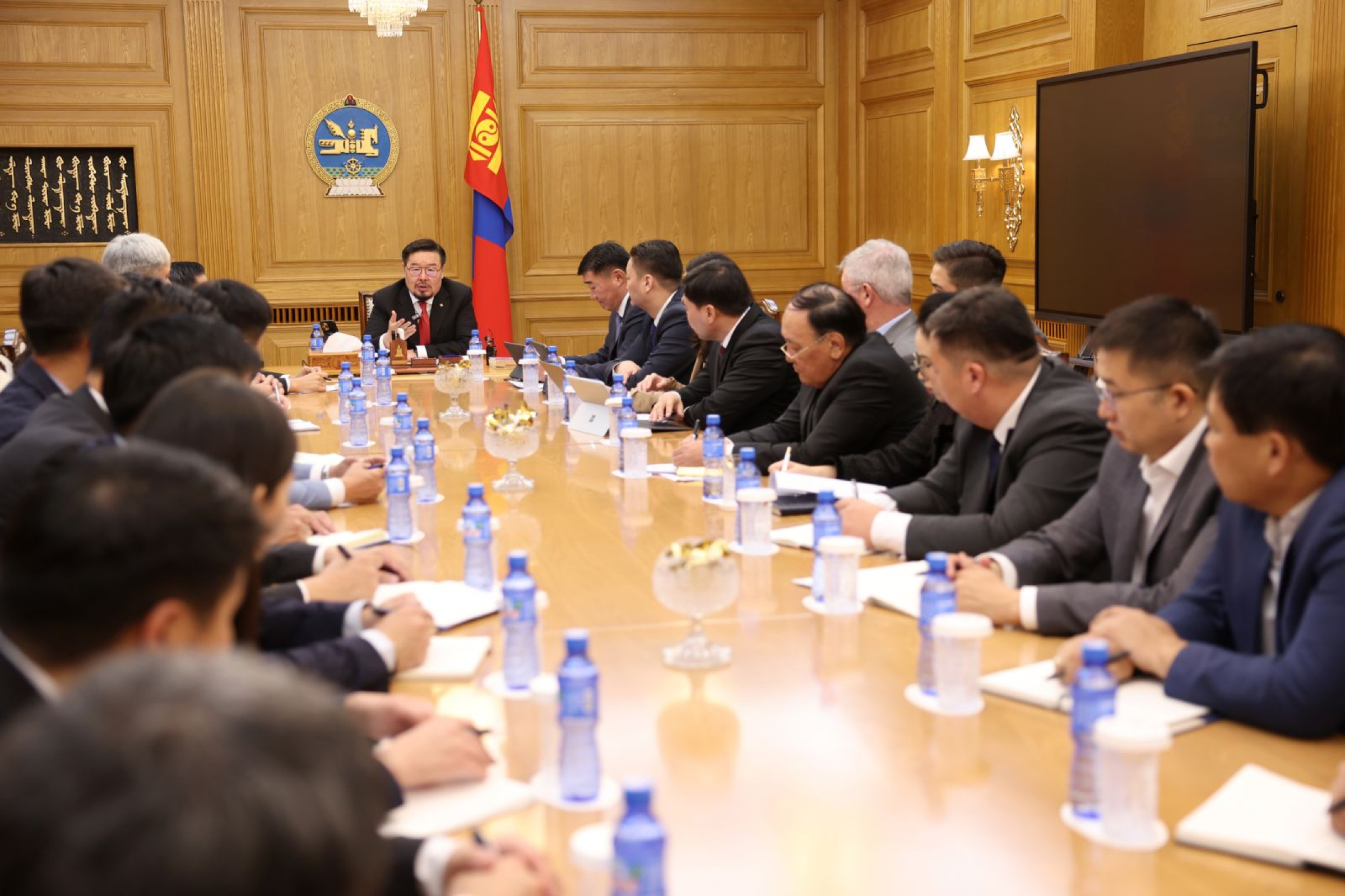 モンゴル政府、戦略鉱床の収益60％を国民に還元で合意